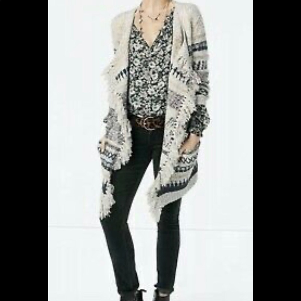 Cabi size M floral Peasant Blouse, NWT